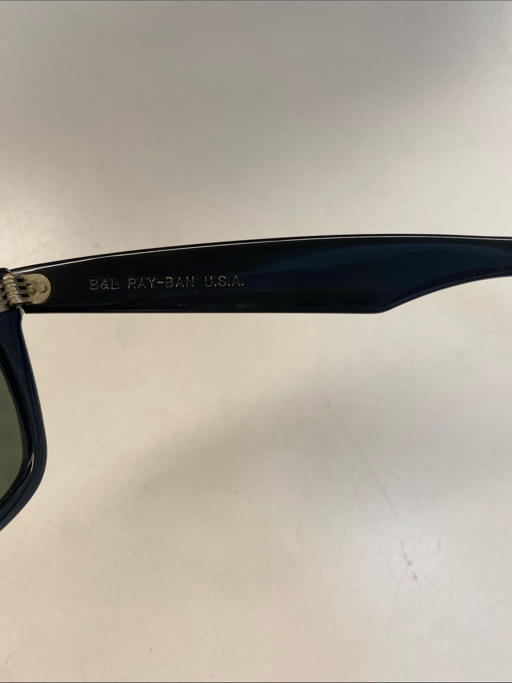 Ray-Ban Wayfarer Sunglasses - Picture 5 of 7